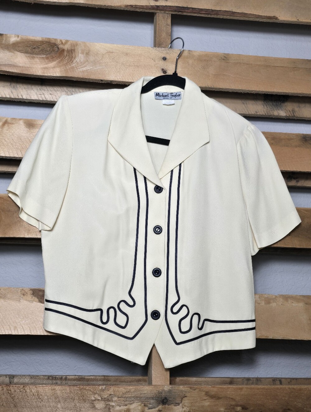 Vintage Cream Short-Sleeve Button Front Shirt Size:S